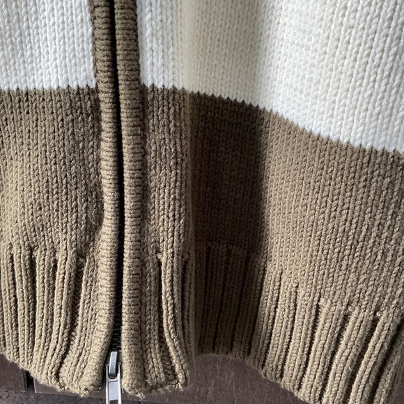 Future Collective Zip Sweater Size L - Picture 7 of 8